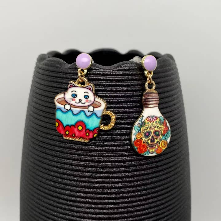 Mio Queena - Wholesale Dangle Earrings - Light Bulb & Cat Asymmetric Dangle Earrings - YK9