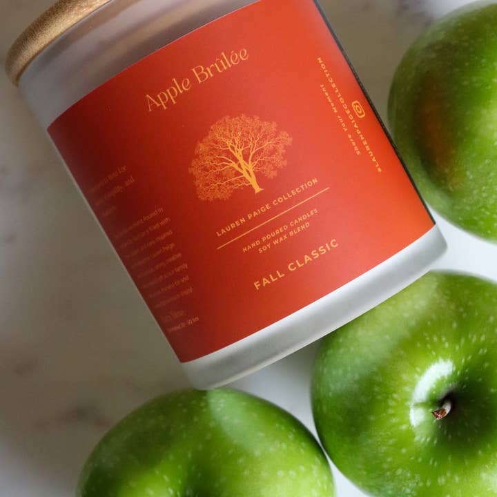 Apple Brûlée | Collezione autunnale | Candela in cera di soia | 12 oz. per la vendita all'ingrosso da parte di Lauren Paige Collection