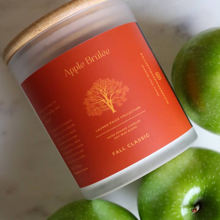 Apple Brûlée | Collezione autunnale | Candela in cera di soia | 12 oz. per la vendita all'ingrosso da parte di Lauren Paige Collection