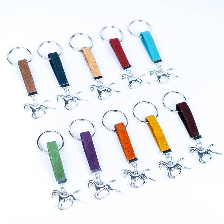 llaveros hechos a mano con accesorios de corcho y caballos I-095-MIX-5 y otras tendencias de Resultados para accesorios para caballos al por mayor. Devoluciones gratuitas y condiciones de pago a 60 días en Faire en Faire.