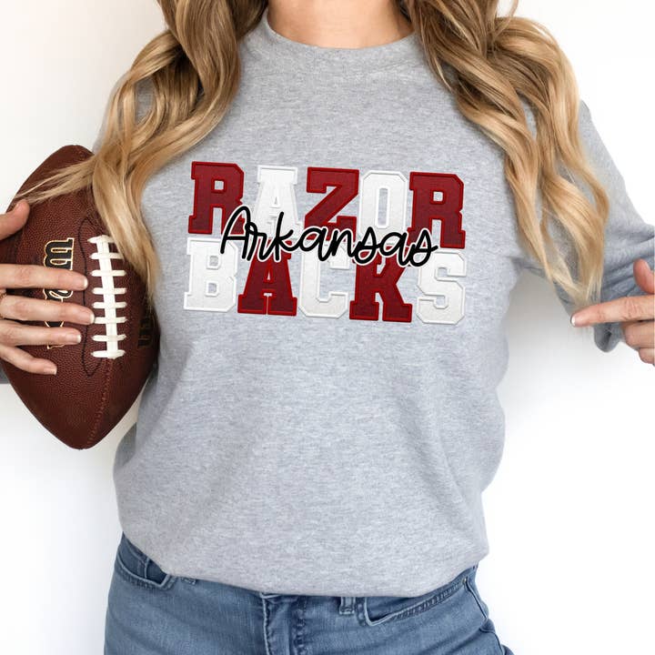 Faux Chenille Razorback Crew-VOKSEN for engroshandel hos Simply Southern Tee's and Tumblers LLC