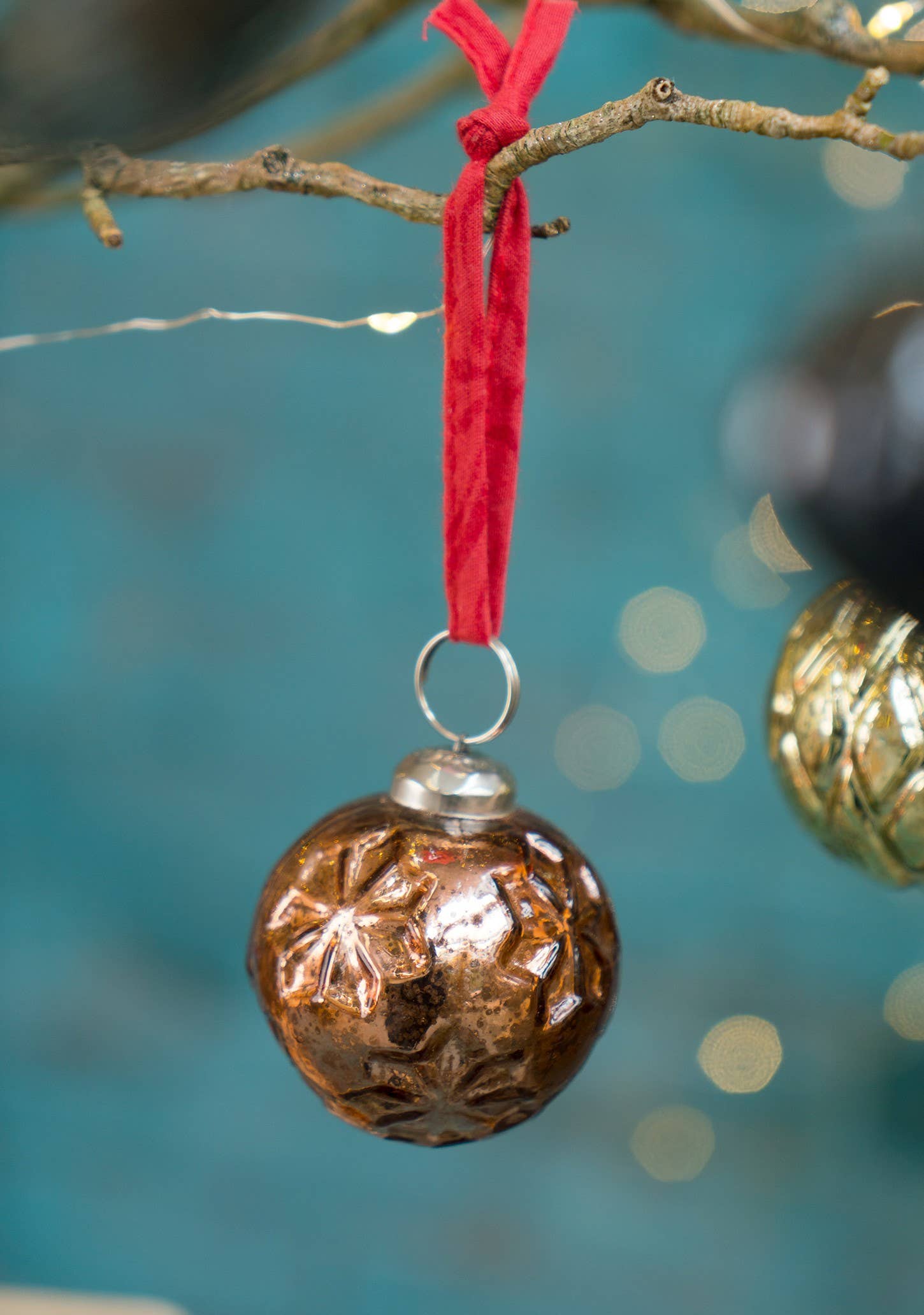 Namaste – wholesale Christmas decoration – Set of 5 Bimala Coloured Recycled Glass Baubles2