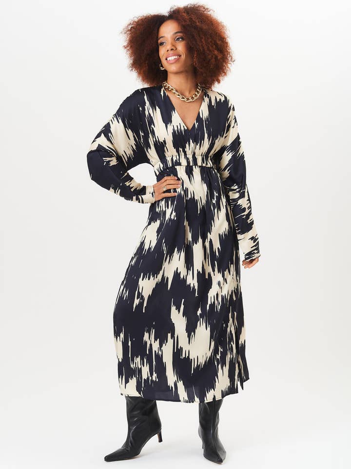 Abito midi a vita elasticizzata con stampa astratta monocromatica per la vendita all'ingrosso da parte di GINI LONDON