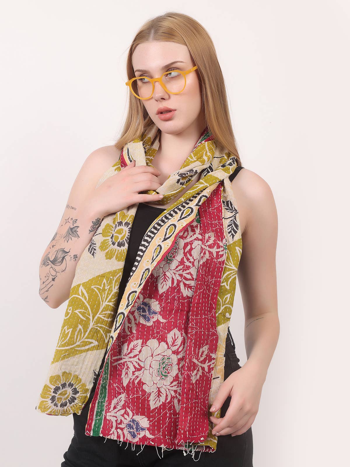 Wevez - Wholesale Scarf - Women's - Women Cover Up Vintage Reversible Kantha Scarf Wholesale Lot1