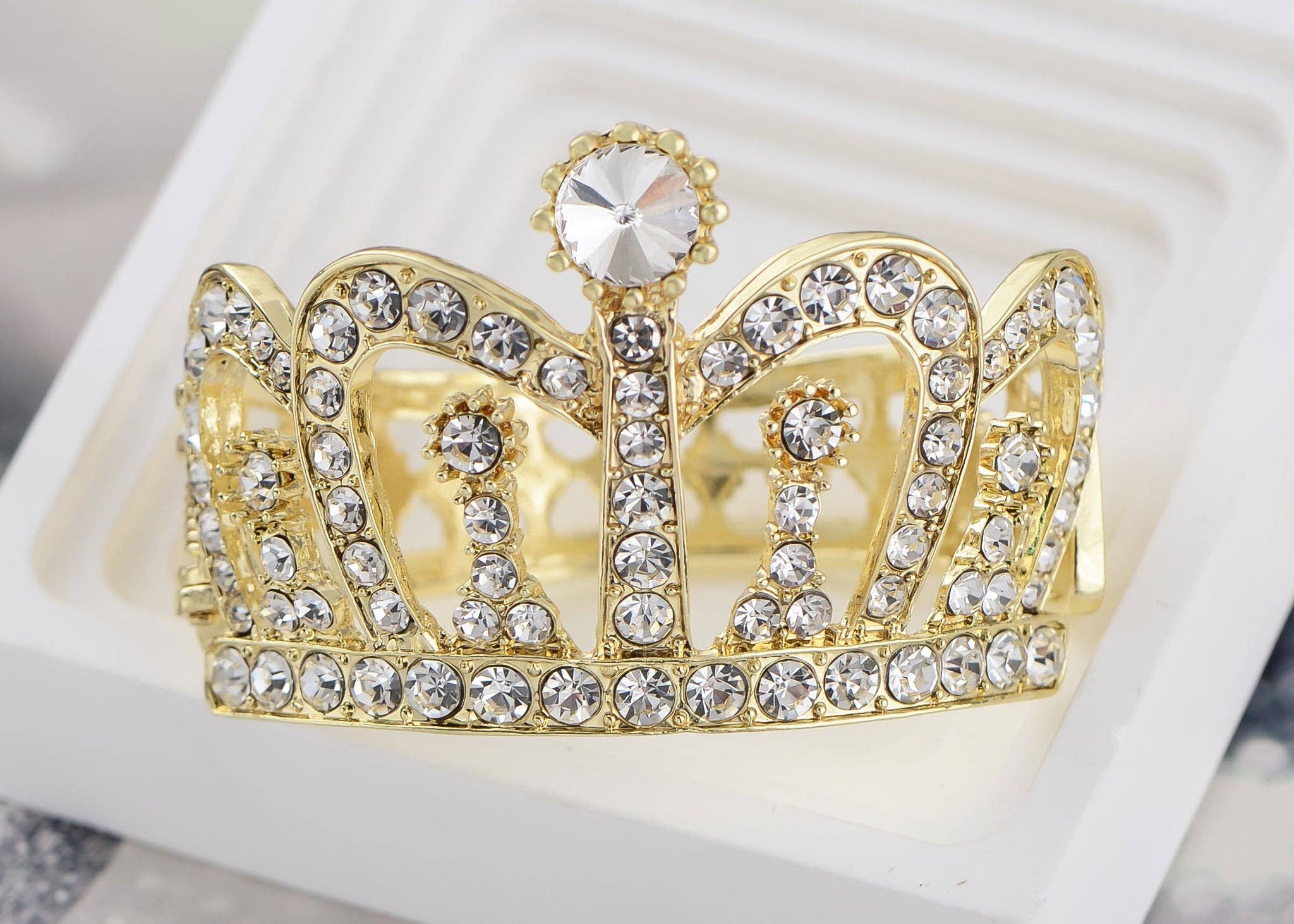 AK Brand – Engroshandel Manchetarmbånd – Farvet krone tiara manchetarmbånd6