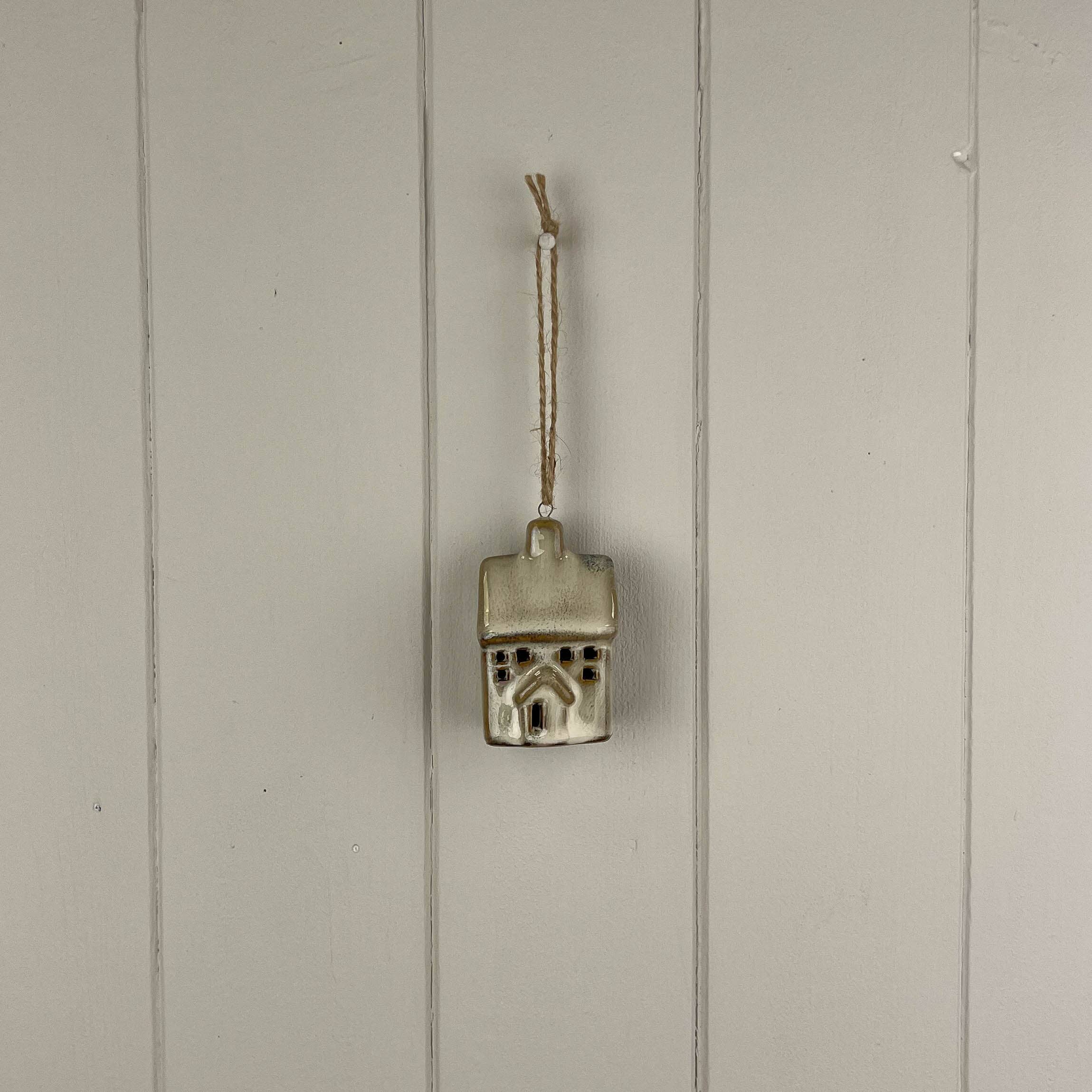 Satchville – wholesale Ornament – Beige Mottle Ceramic Hanging House Decoration