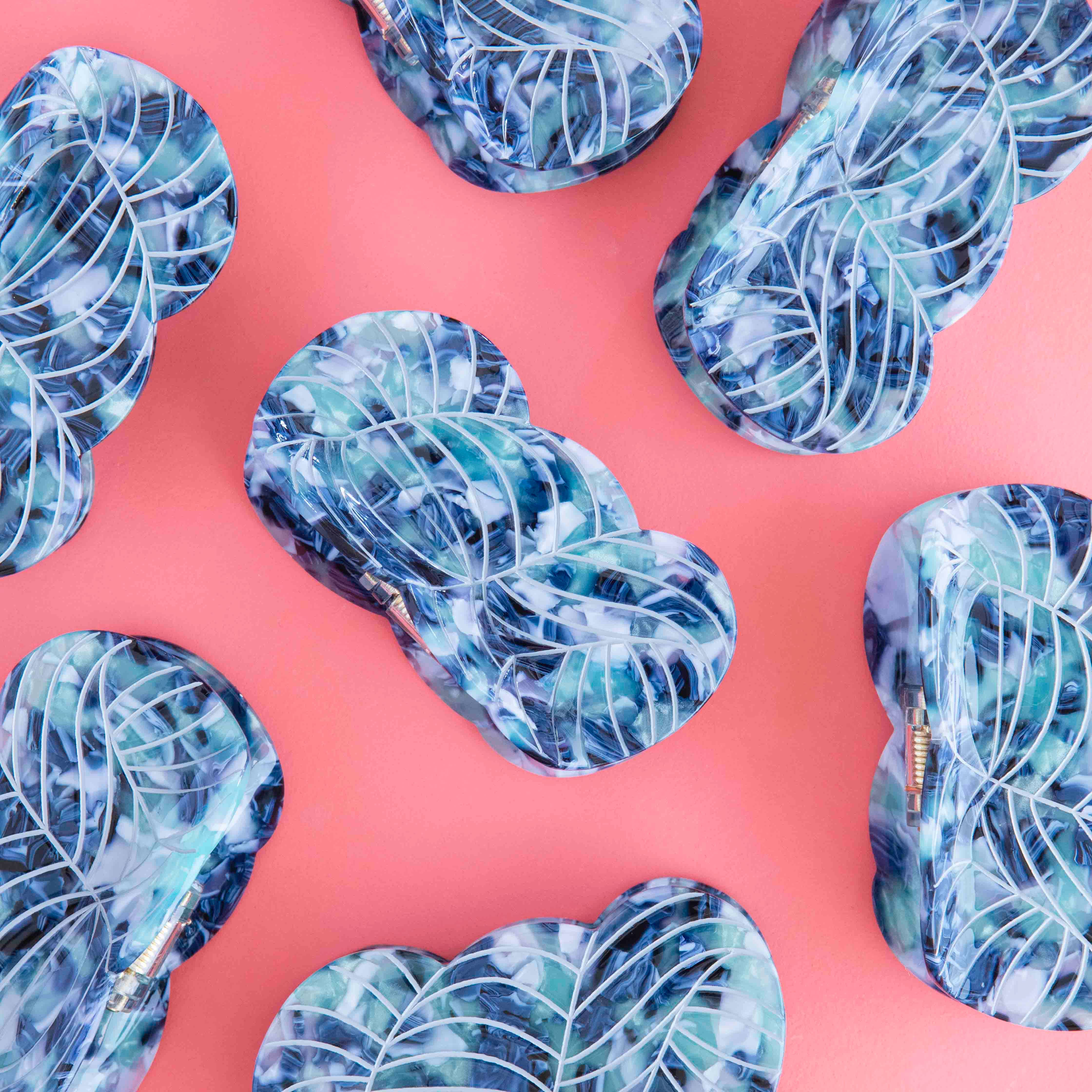 Sarah Hearts - Wholesale Hair Clip - Women's - Blue Yarn Skein Hair Claw Clip2