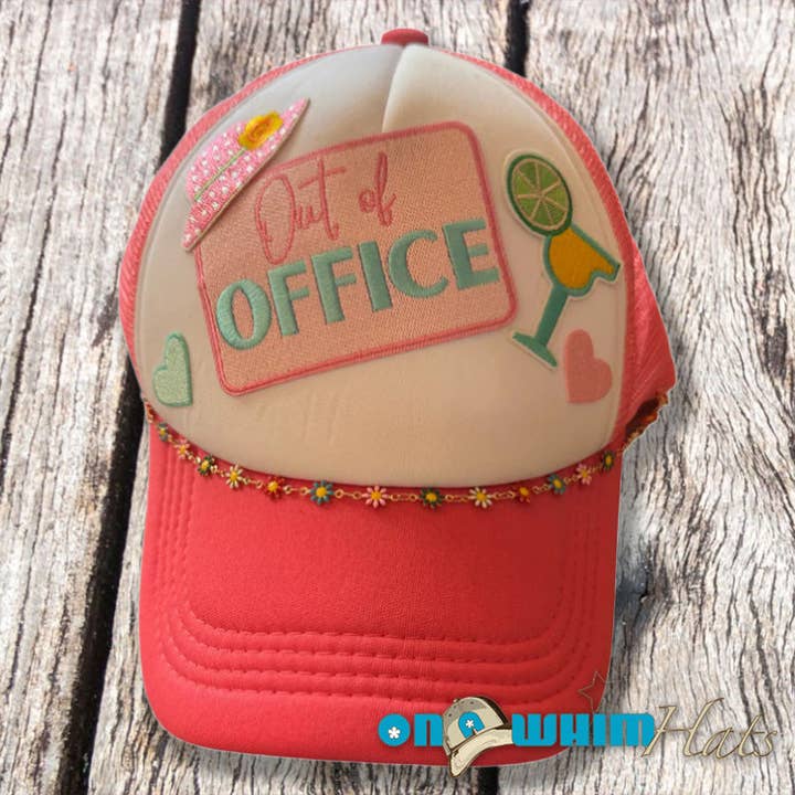 Außerhalb des Büros für den Großhandel von On a Whim Hats