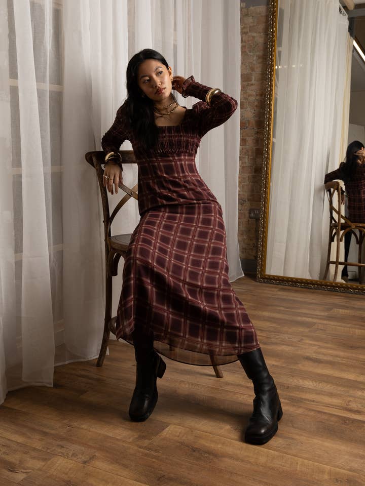 Noor smockad rutmönstrad långärmad rak klänning för wholesale av Amy Lynn