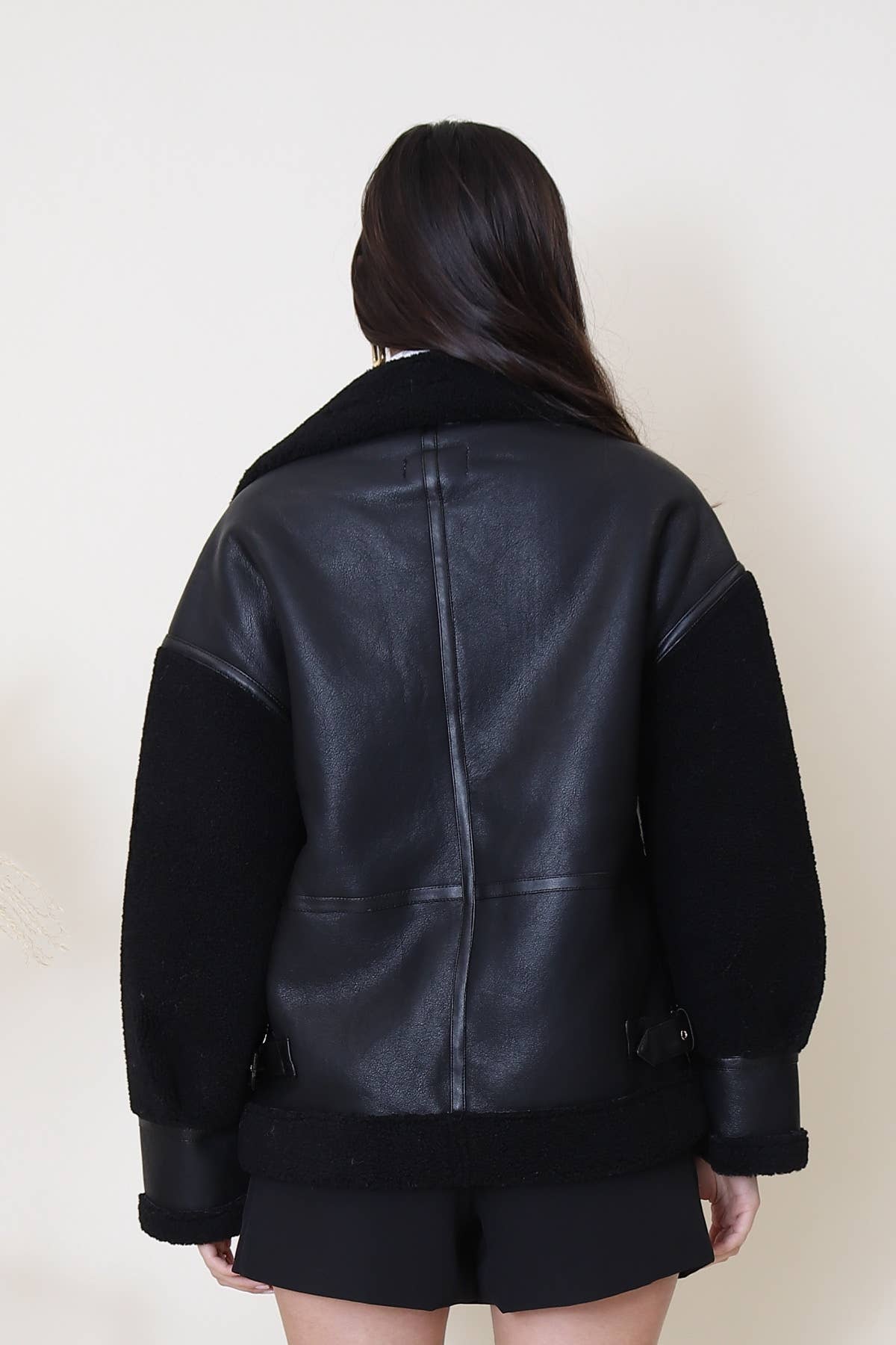 Nero Cappotto oversize in finta pelle scamosciata con zip in vendita all'ingrosso su Faire4