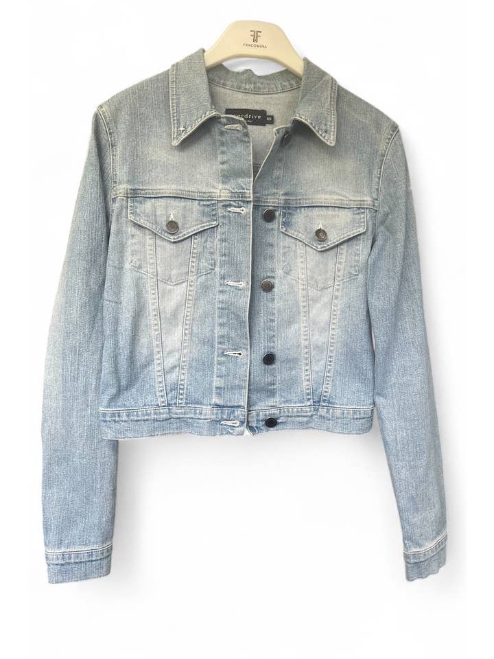 Light blue cropped denim jacket for wholesale on Faire5