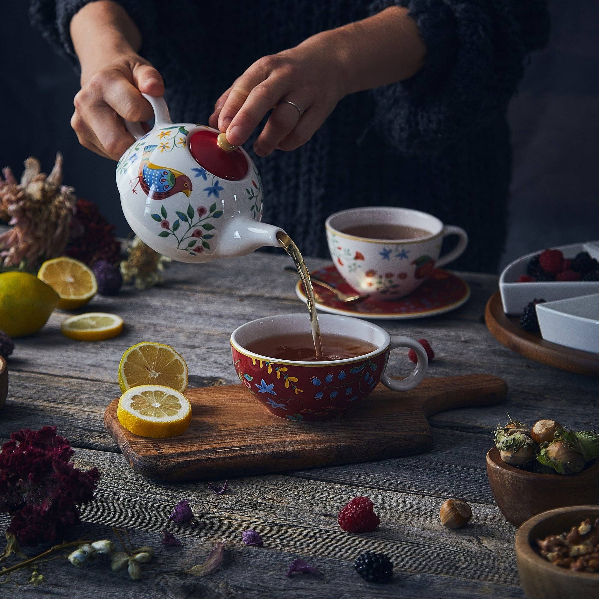 DUKA - Wholesale Tea Set - Folk Art Inspired Teapot and Two Cups Set3