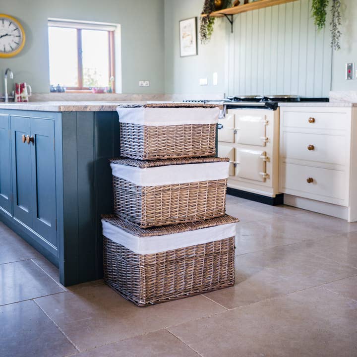 Arthur Cameron - Wholesale Basket - Natural Wicker Storage Basket Hamper with Lining & Lid12