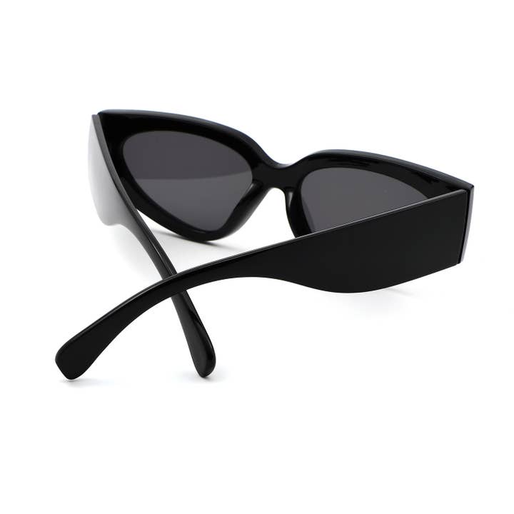 Cramilo Eyewear - Wholesale Sunglasses - Women's - Retro Chic Narrow Bold 90s Women Cat Eye Sunglasses5