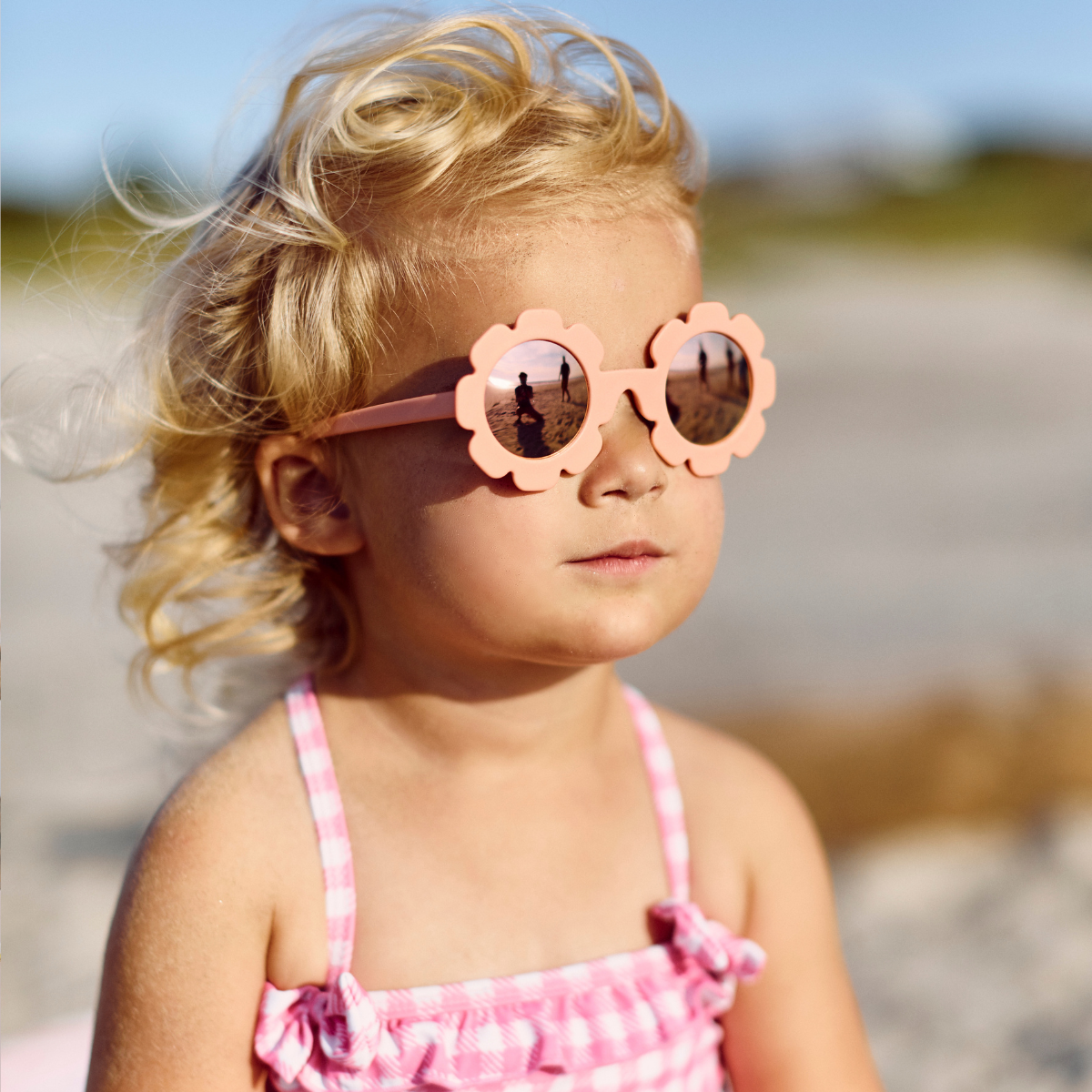Babiators – Großhandel Sonnenbrille – Kinder – Babiators Blue Series Sonnenbrille „Peachy Keen“ in Blütenform3