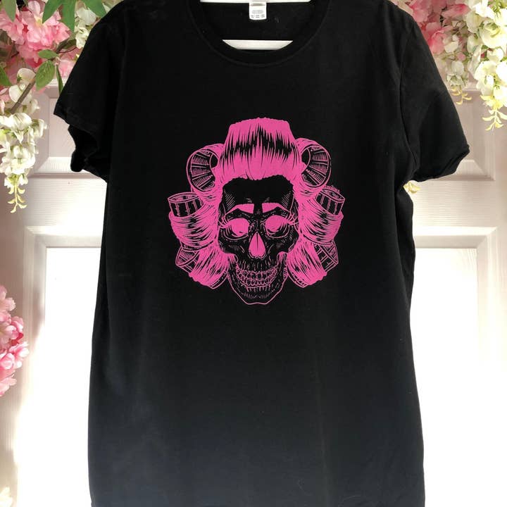Scouse Bird Shop – wholesale Screen printed t-shirt – Women′s – Scouse Bird In Rollers Skull T-shirt