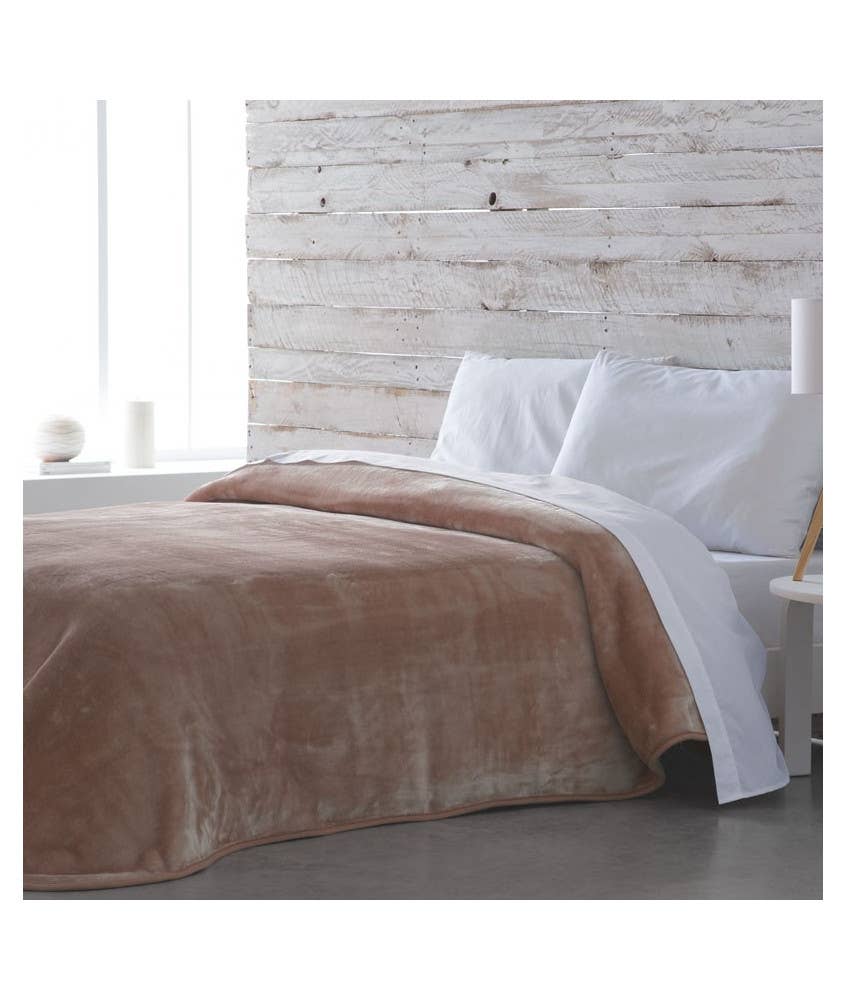 Barceló Hogar - Wholesale Throw Blanket - “Basic” Bed Blanket5