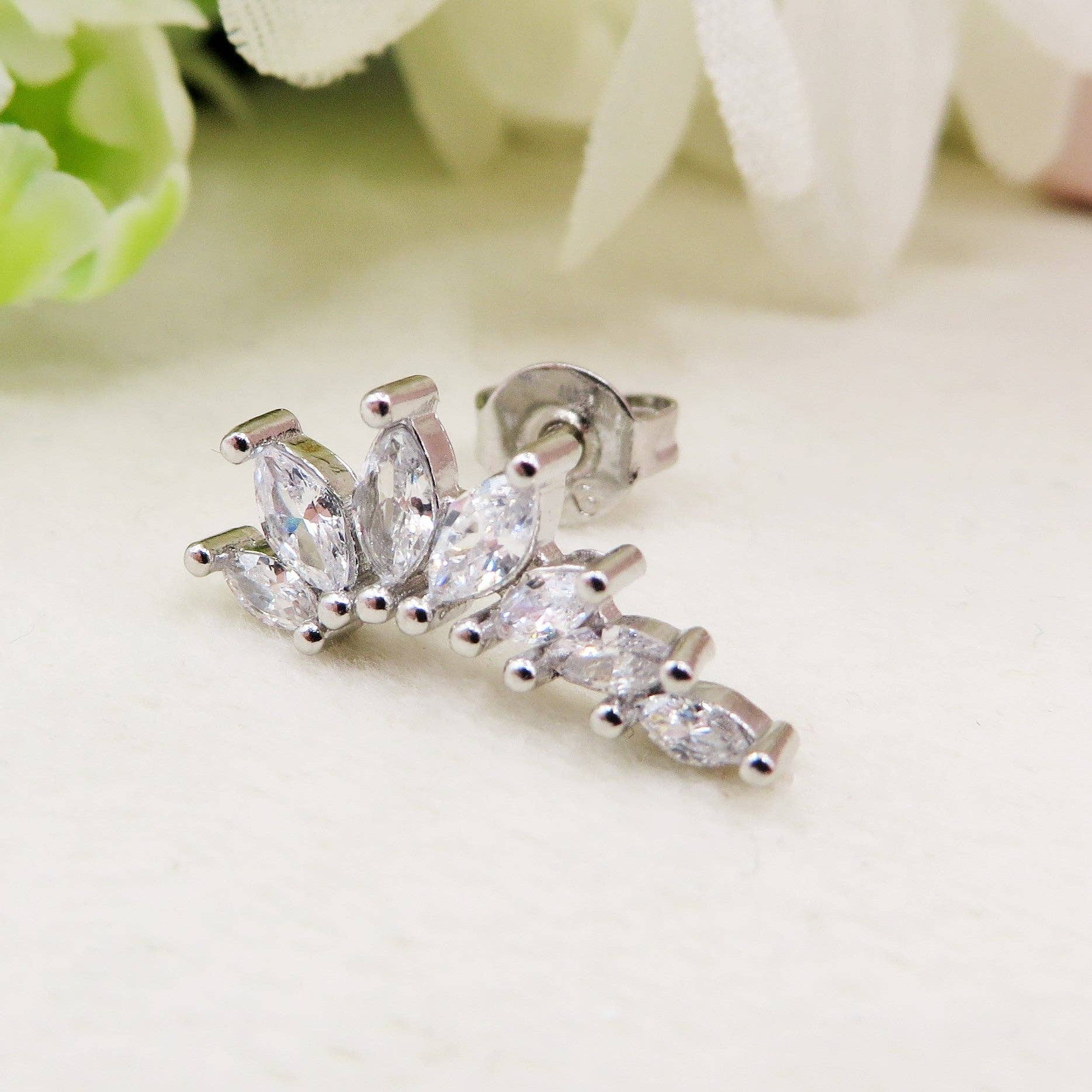 Daemon srls – Großhandel Einzelohrring – MARQUISE Piercing aus 925er Silber mit Zirkonia für Helix, Tragus, Flat und Lobe2