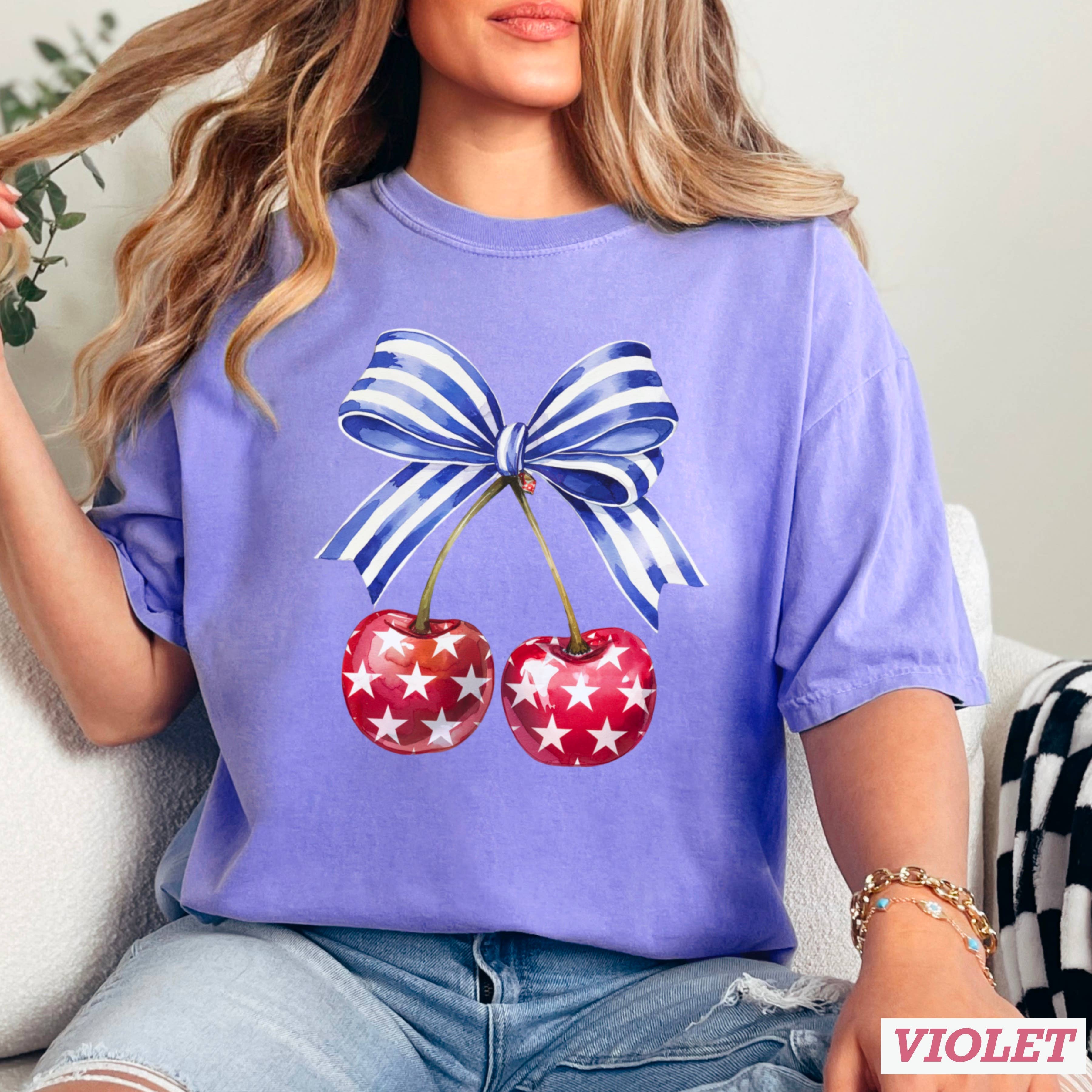 Shoppe SHC – Großhandel T-Shirt (Grafikdruck) – Damen – Coquette Kirschen 4. Juli Grafikshirt | Komfortfarbe17