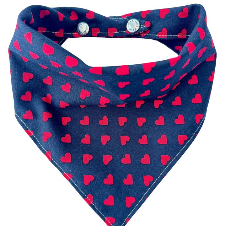 Midnat Hjerter Hund Bandana - 757 for engroshandel hos Trish Hampton