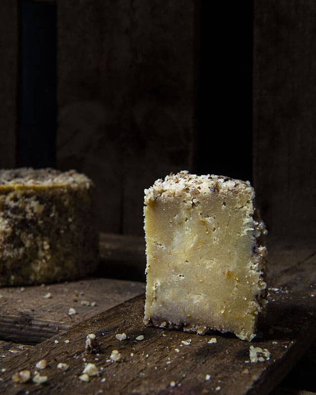 Made in Spain Gourmet - Wholesale Cheese - Vegan Cheese With Walnuts And Pink Pepper, Veggie Karma1