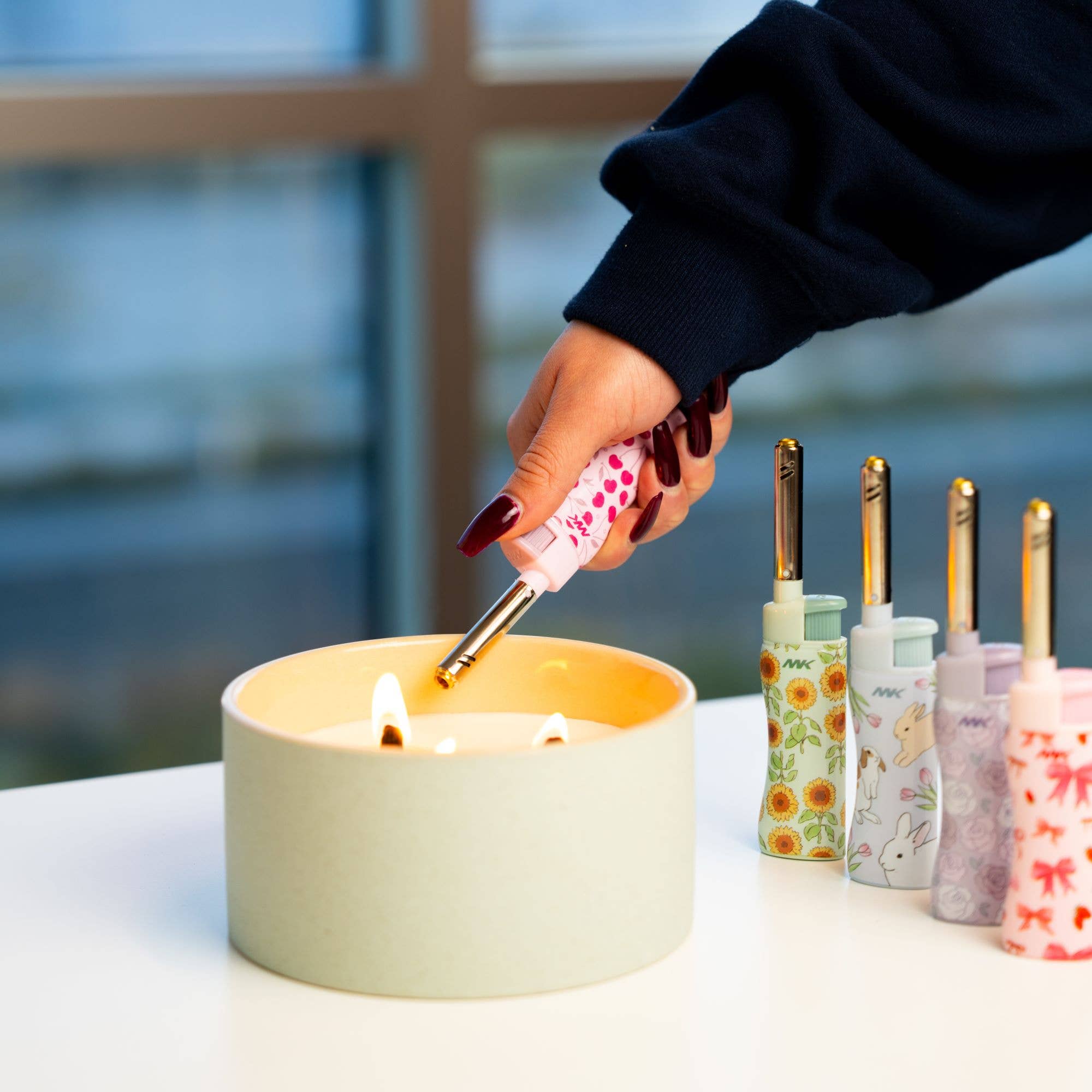 MK Lighter Company - Vendita all'ingrosso Accendini - MK Lighter Company Set di 50 Accendini con Fiamma Antivento, Serie Charm7