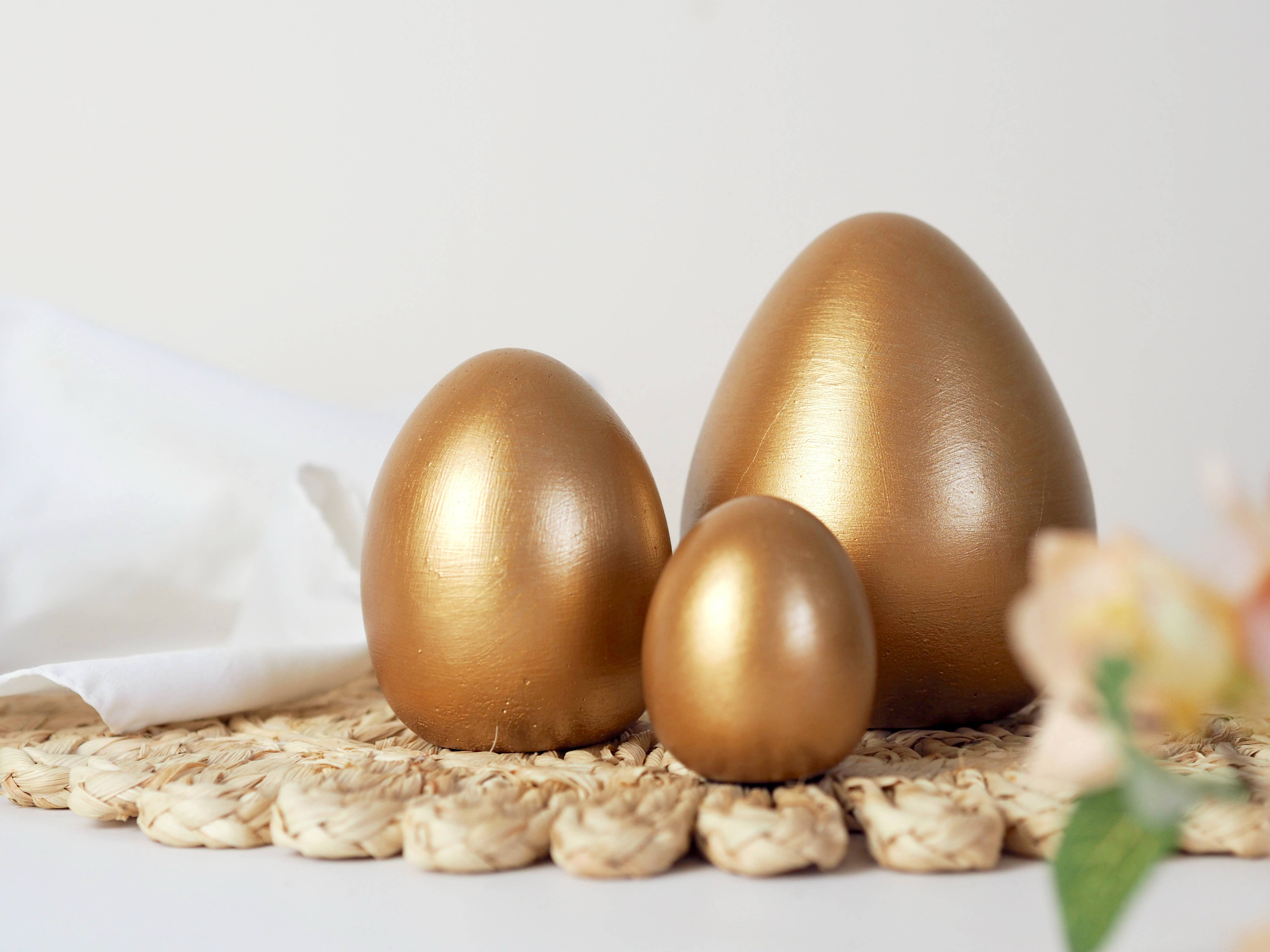 Feathered Oak – wholesale Decorative tabletop object – Concrete Eggs | Easter Decor | Spring Decor | Egg Ornament1