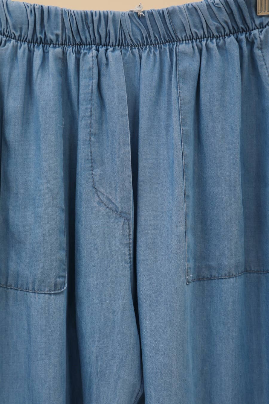 la maison des fibres naturelles – wholesale Pants – Women's – Fluid pants with multiple pockets 30100 100% tencel2