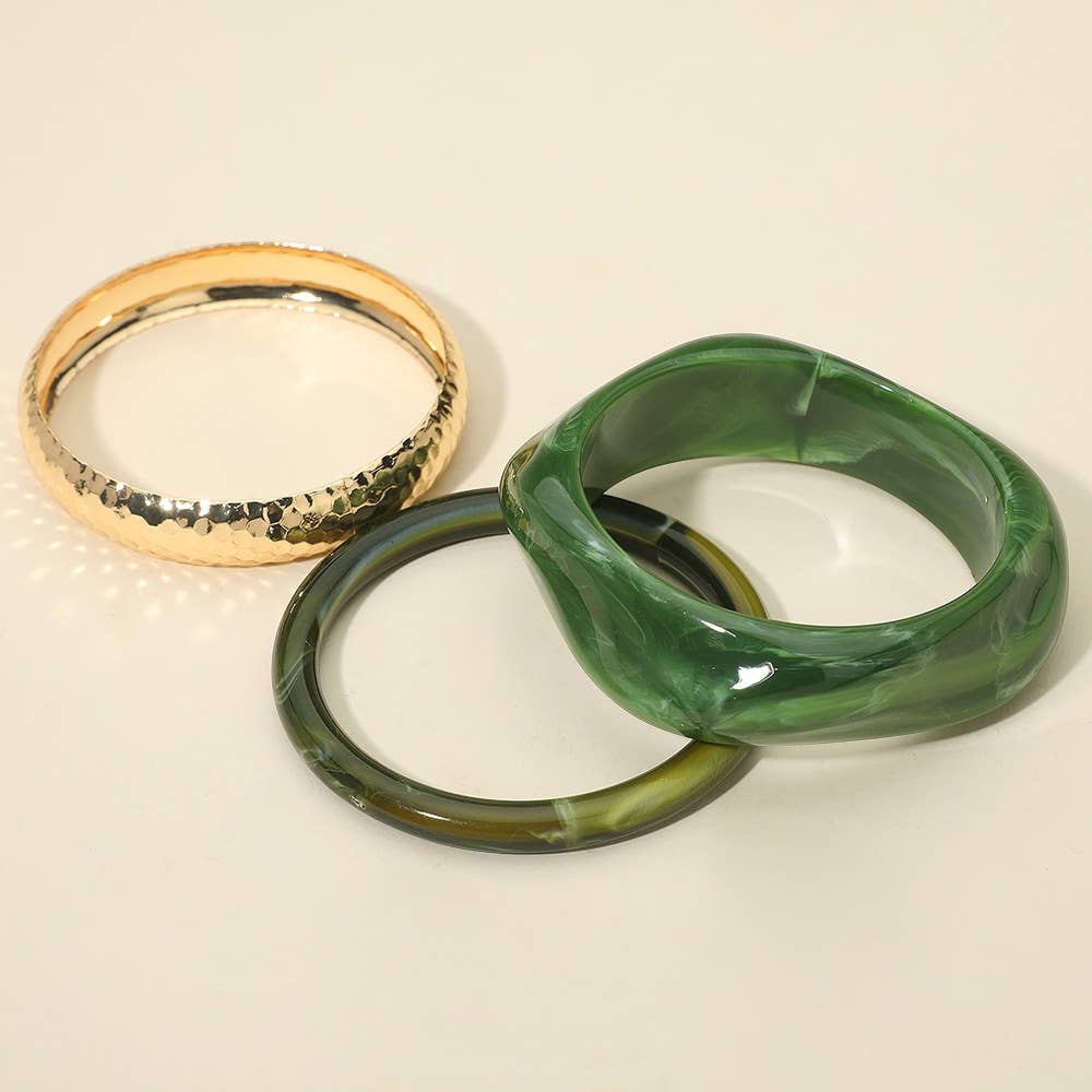 Sensibling Corp. – Großhandel Schmucksets – 3PCS - Chunky abstrakte Harz gehämmerte Metallarmreif mehrschichtige Armbänder12