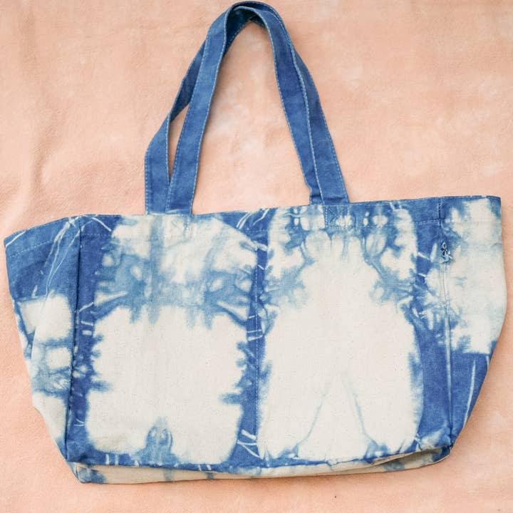 Tote Grande Indigo Algodón Orgánico Itajime Shibori para venta al por mayor de The Wild Bloomer