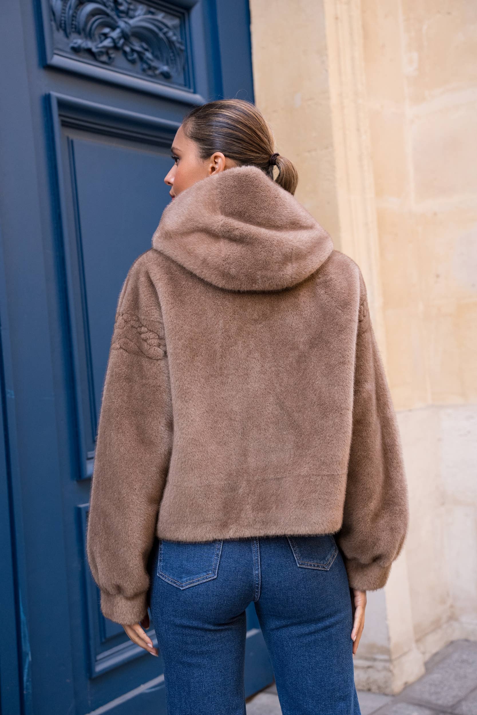 Attentif Paris - Wholesale Fur/Faux Fur Coat - Women's - Short coat with hood in faux fur with braided details20