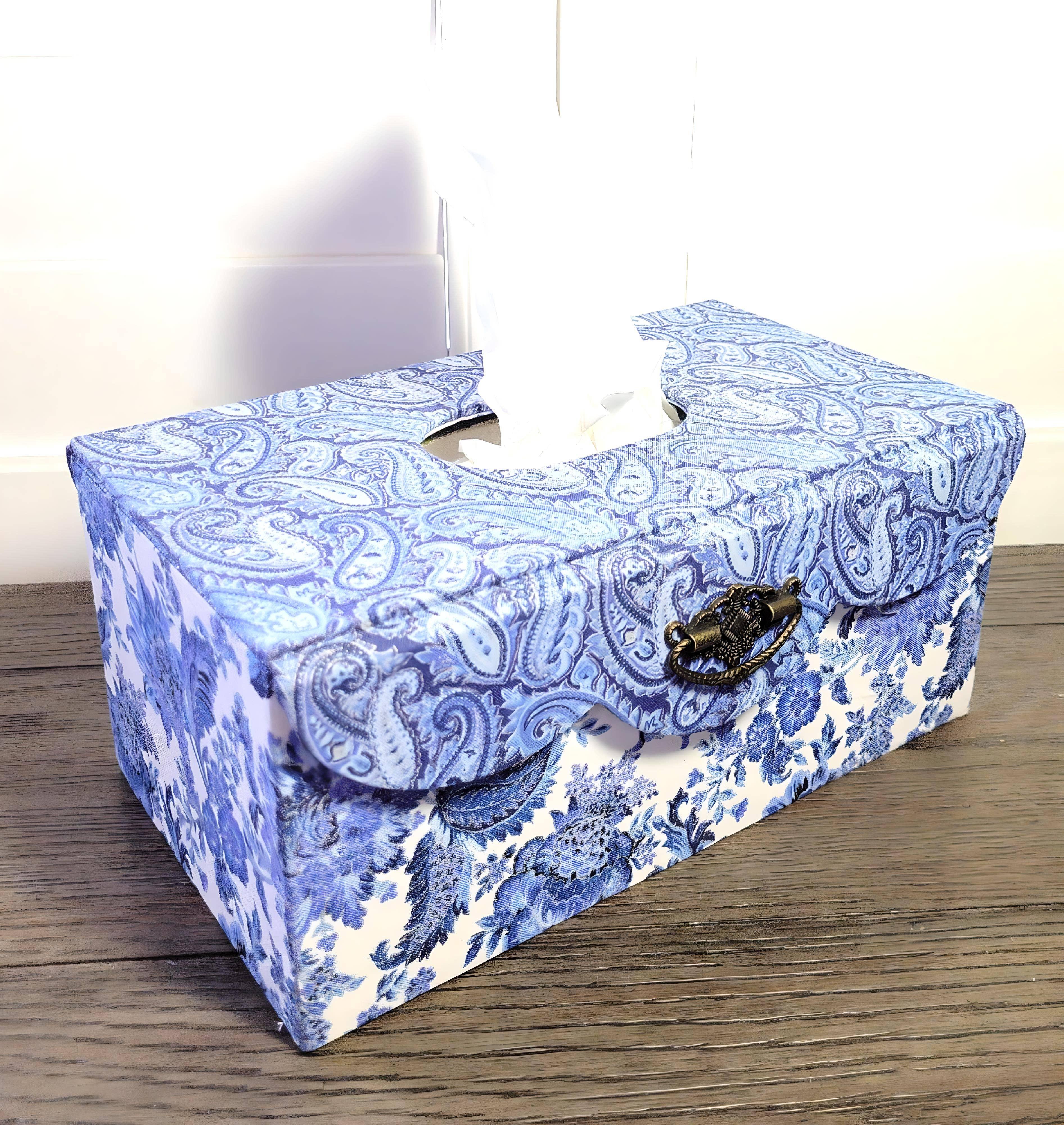 Chic Brico – Caixa de lenços por atacado – Porta-lenços retangular coberto de tecido, decoração elegante para casa, casa de banho ou quarto, azul Delft, branco e paisley prateado.2