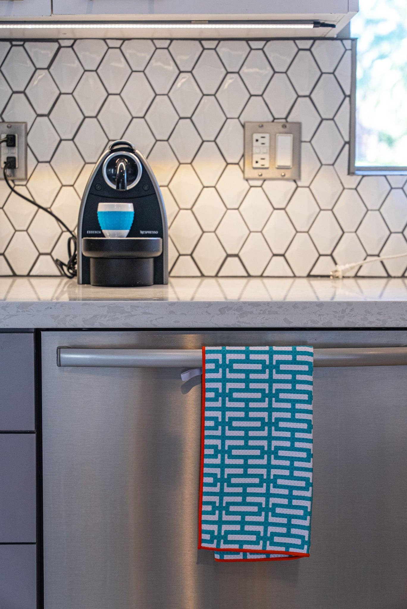 hide+seek SUPPLY CO - Wholesale Handdoek - Turquoise Breeze Block Multifunctionele Moderne Handdoek 18" x 24"1