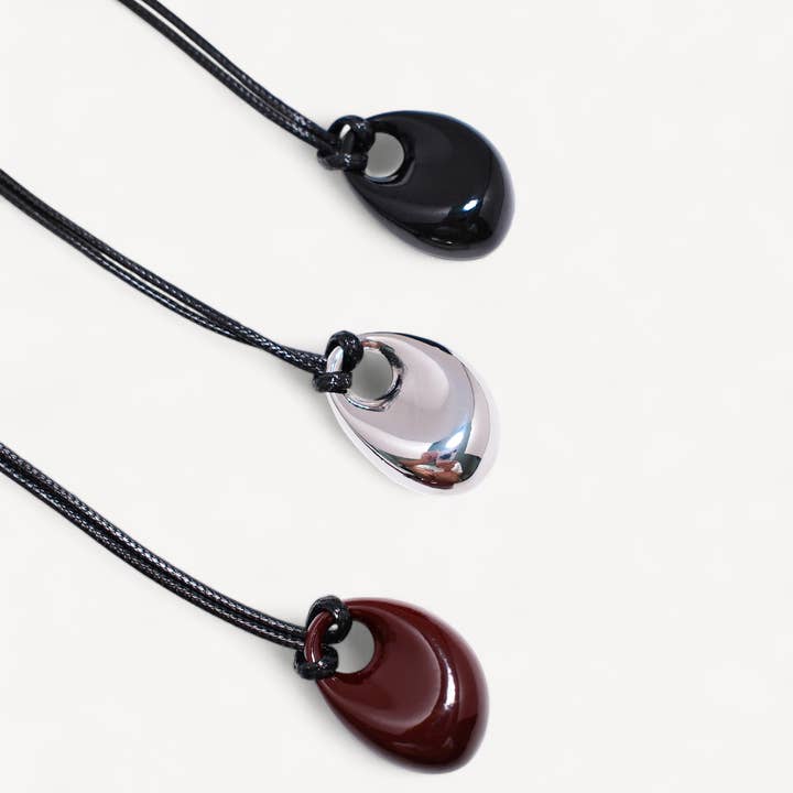 Miss Cecilia - Wholesale Pendant/Charm Necklace - Oval Pebble Cord Necklace3