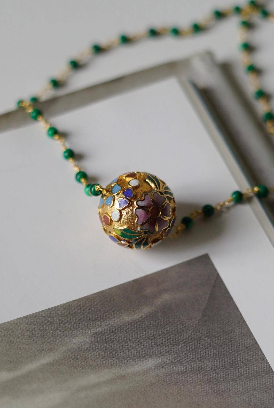 Annahmol - Wholesale Pendant/Charm Necklace - Garden Temple :Vtg Cloisonné Bead & Malachite Chain Necklace1