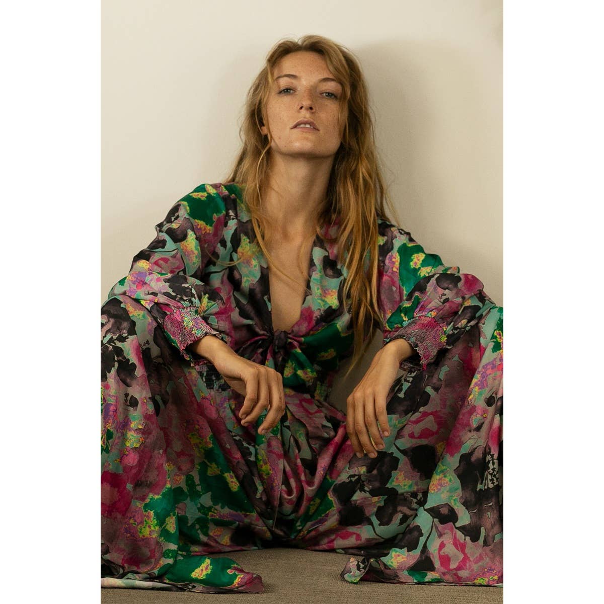 MULTI BLUME Weicher Jumpsuit mit floralem Frontband für den Großhandel auf Faire2