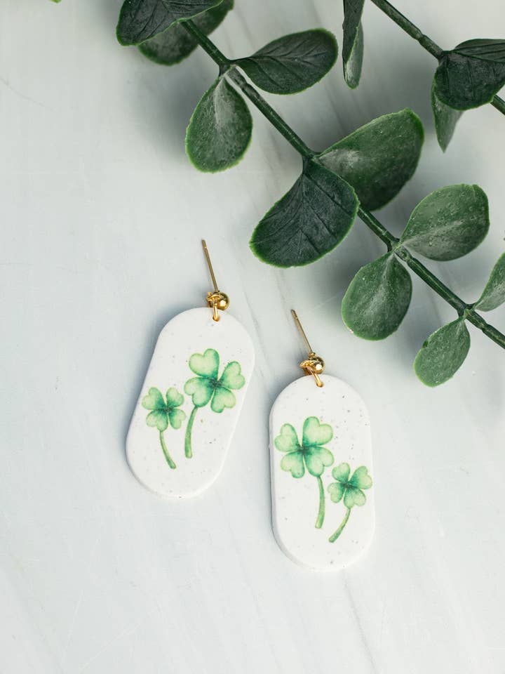 Fijne Klaverhanger voor wholesale door EJ Clay Co