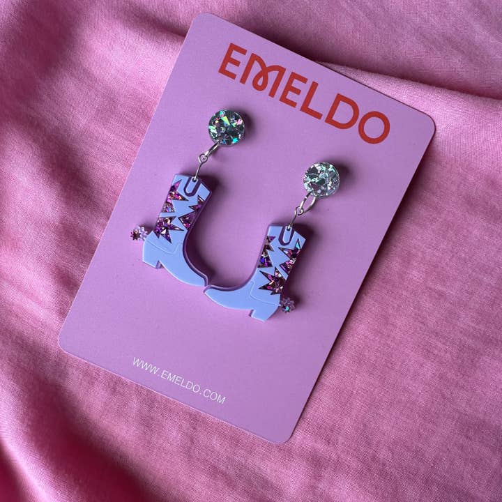 Boucles d'oreilles Cowgirl Boot//Violettes pour la vente par Emeldo