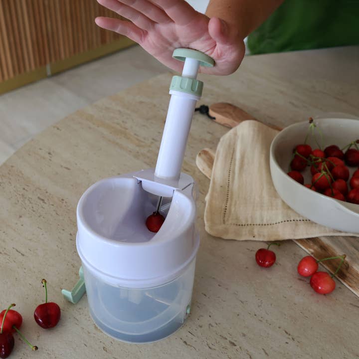 Menastyl - Wholesale Cookie Cutter - White plastic cherry pitter3