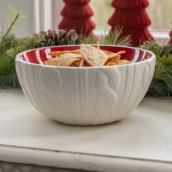 Bol en forme de pull crème de 8,75" pour la vente par Ragon House