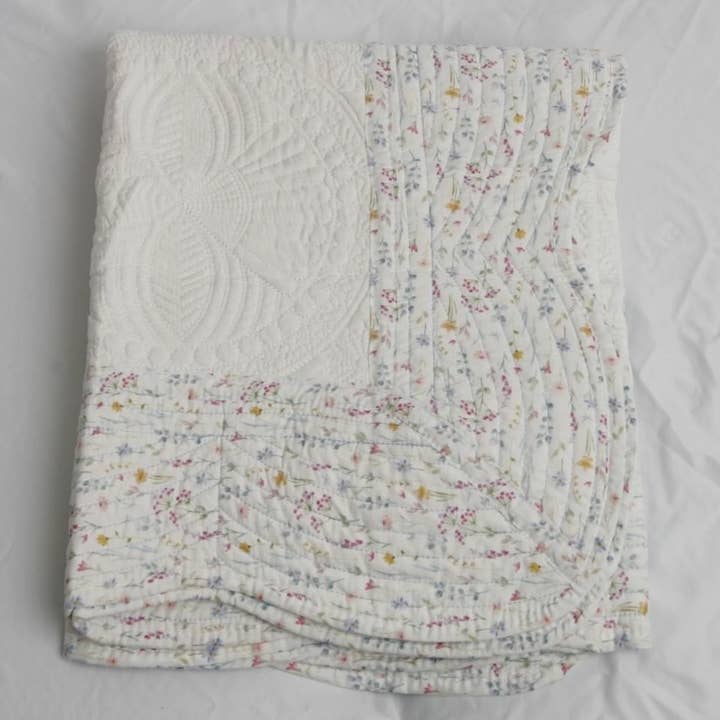 Wildflower Trim Quilt for wholesale by Prairie Impressions