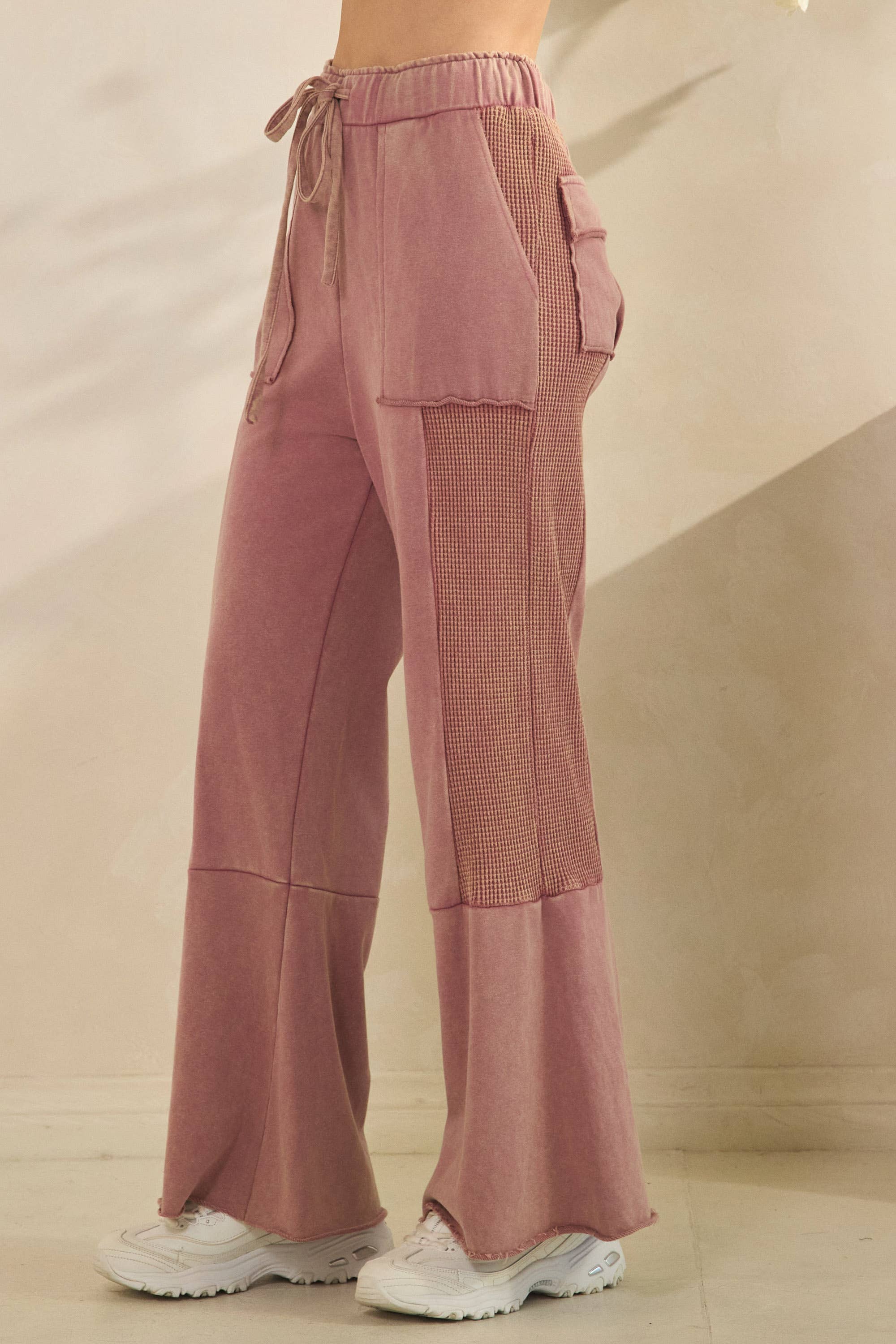 Sage + Fig - Vendita all'ingrosso Pantalone - Donna - PANTALONI A ZAMPA CON PANNELLI LAVATI VINTAGE (SP7618)24