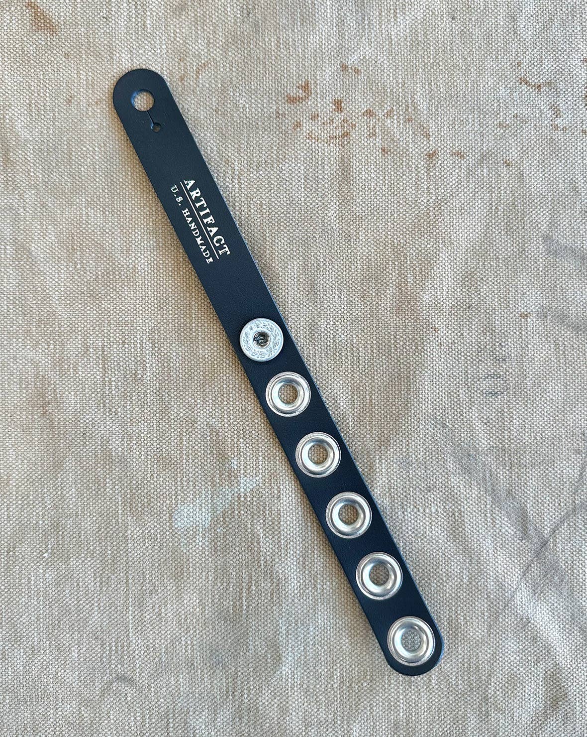 ARTIFACT - Wholesale Knitting/Crochet Supplies - Knitting & Crochet Yarn Tender1