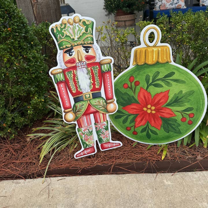 Lovely Reese – wholesale Outdoor ornament/decor – Noel Large Green Flower Ornament 2