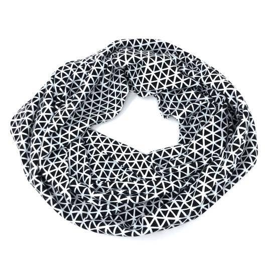 Infinity Tørklæde Sort Trekanter Strik for engroshandel hos mmb by hand