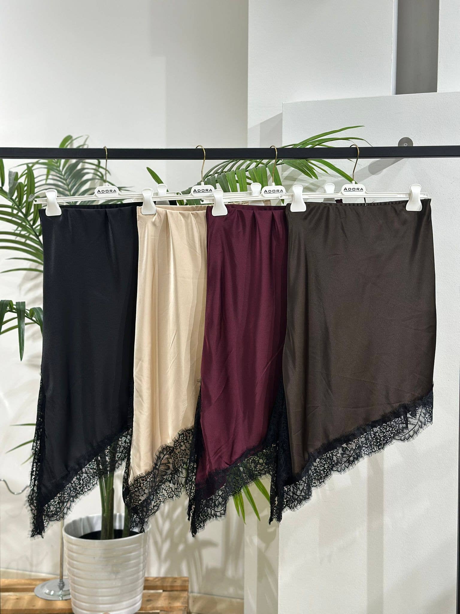 ADORA – Engroshandel Nederdel - Dame – Blonde trusser med blondekant0