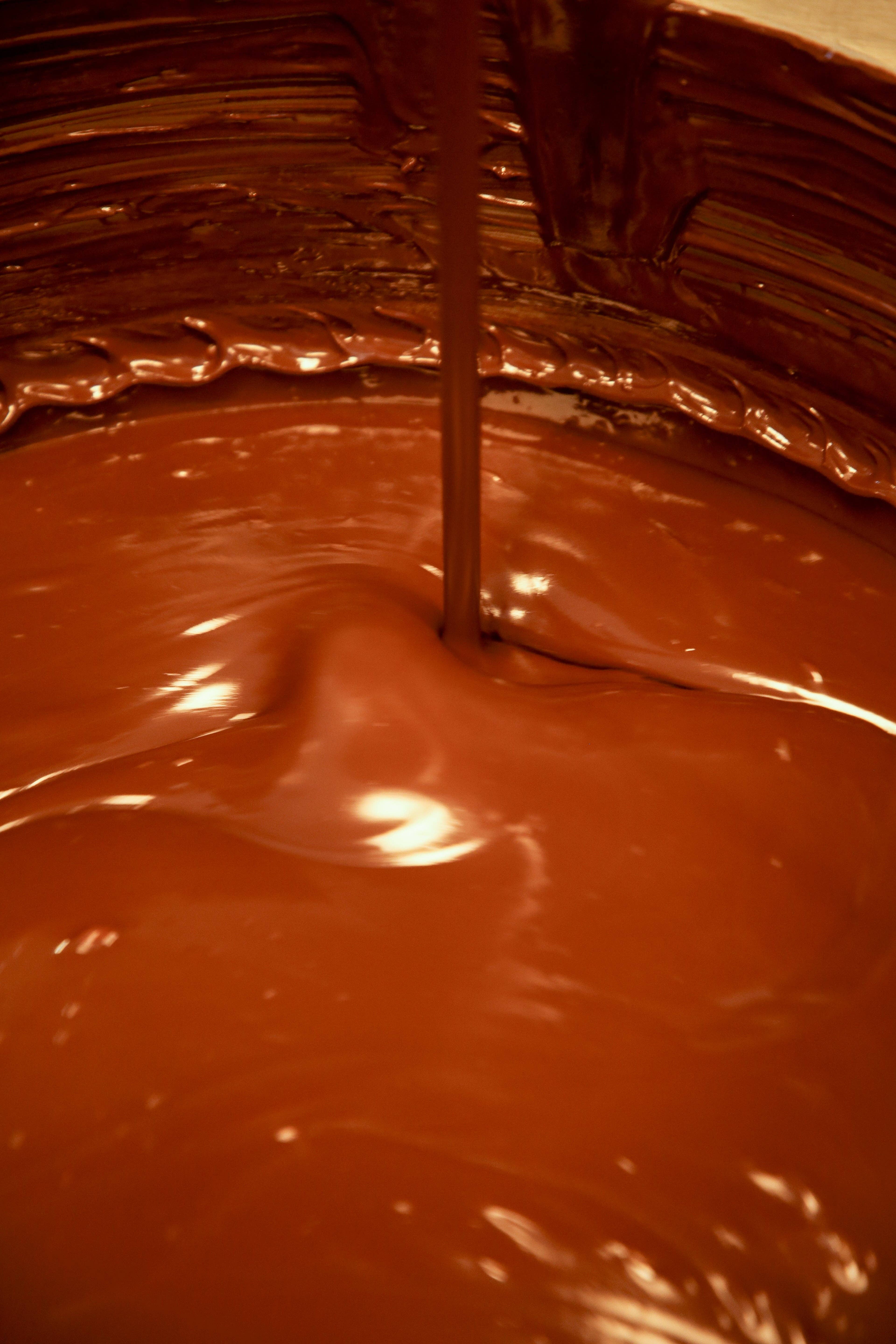 HERIO - Wholesale Chocolate - ORGANIC CHOCOLATE BAR WITH FLEUR DE SEL & ROASTED ALMONDS4