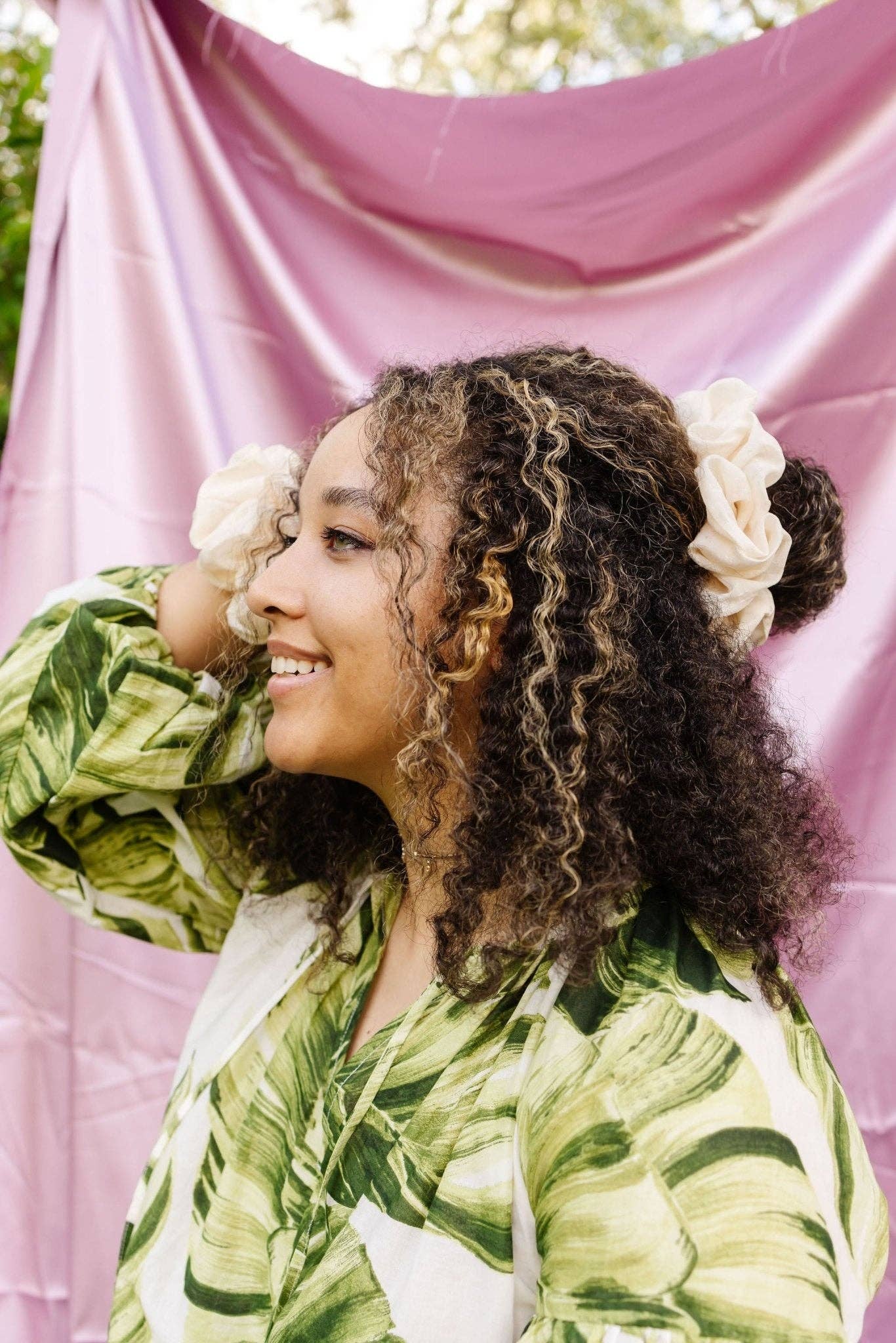 Shop Andi - Wholesale Scrunchie - Women's - Pearl Jumbo Scrunchie1