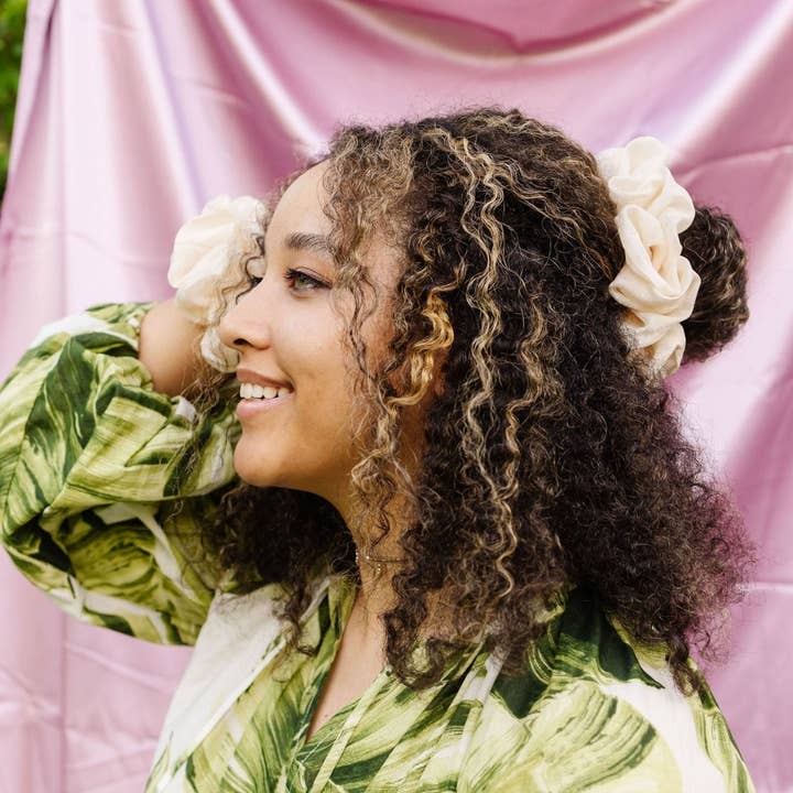 Shop Andi - Wholesale Scrunchie - Women's - Pearl Jumbo Scrunchie1