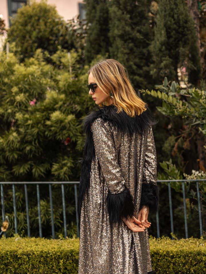 Jennafer Grace – wholesale Jacket – Women's – Penny Deluxe Gunmetal Faux Fur Jacket3